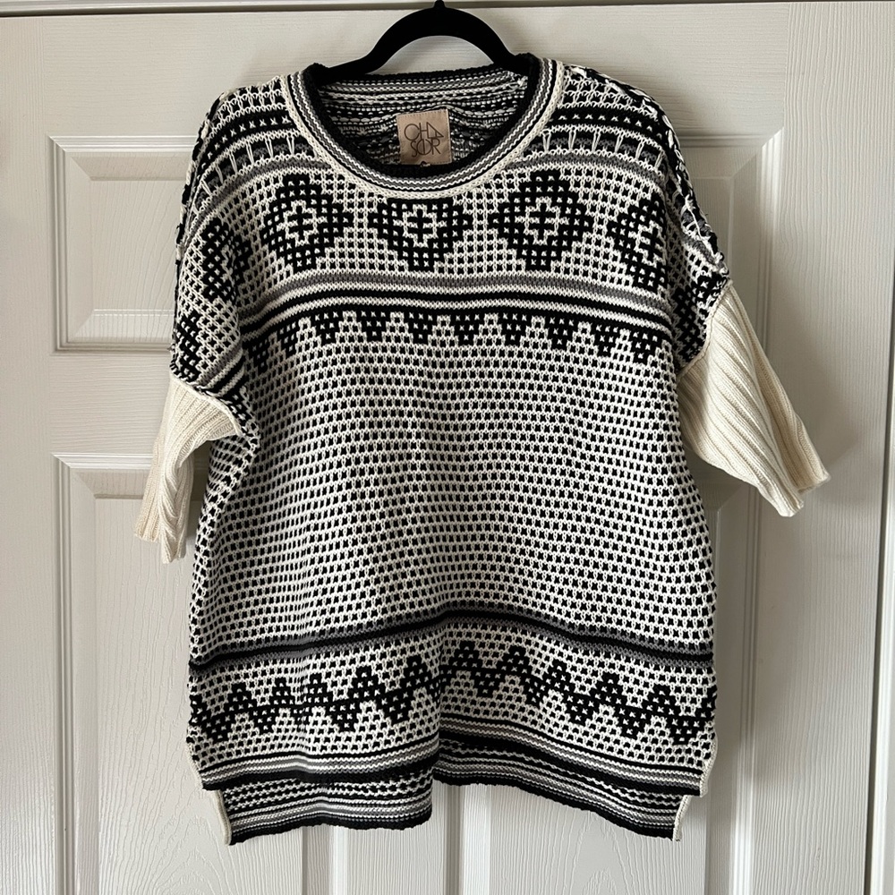 NWT CHASER ALPINE SWEATER. OFF WHITE AND BLACK. SZ S